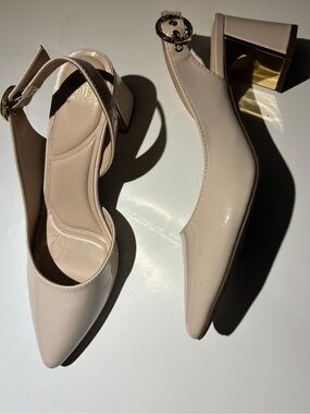 Women’s Pointed Slingback Heels in Nude